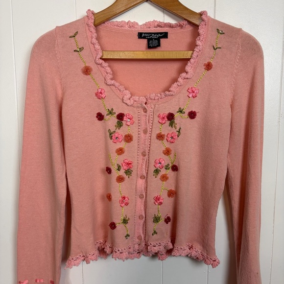 Betsey Johnson Vintage Pink Knit Cardigan Floral Embroidered Sweater whimsy sm - Picture 4 of 12